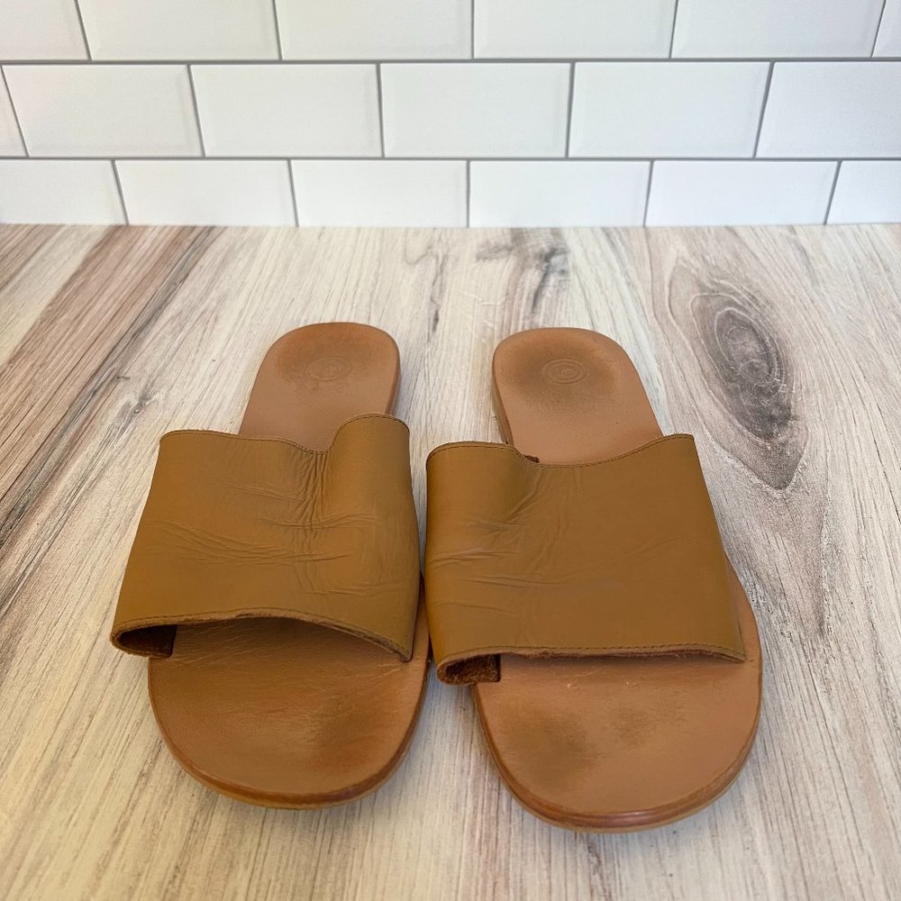 UO Soft Leather Slide Sandal